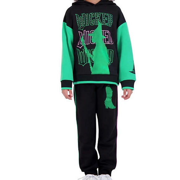 NWT Wicked Elphaba Character Girls 2-Piece Set
Fleece Set Size Small 4/5 - Picture 4 of 10